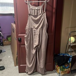 Overall- multi pocket - adjustable strap